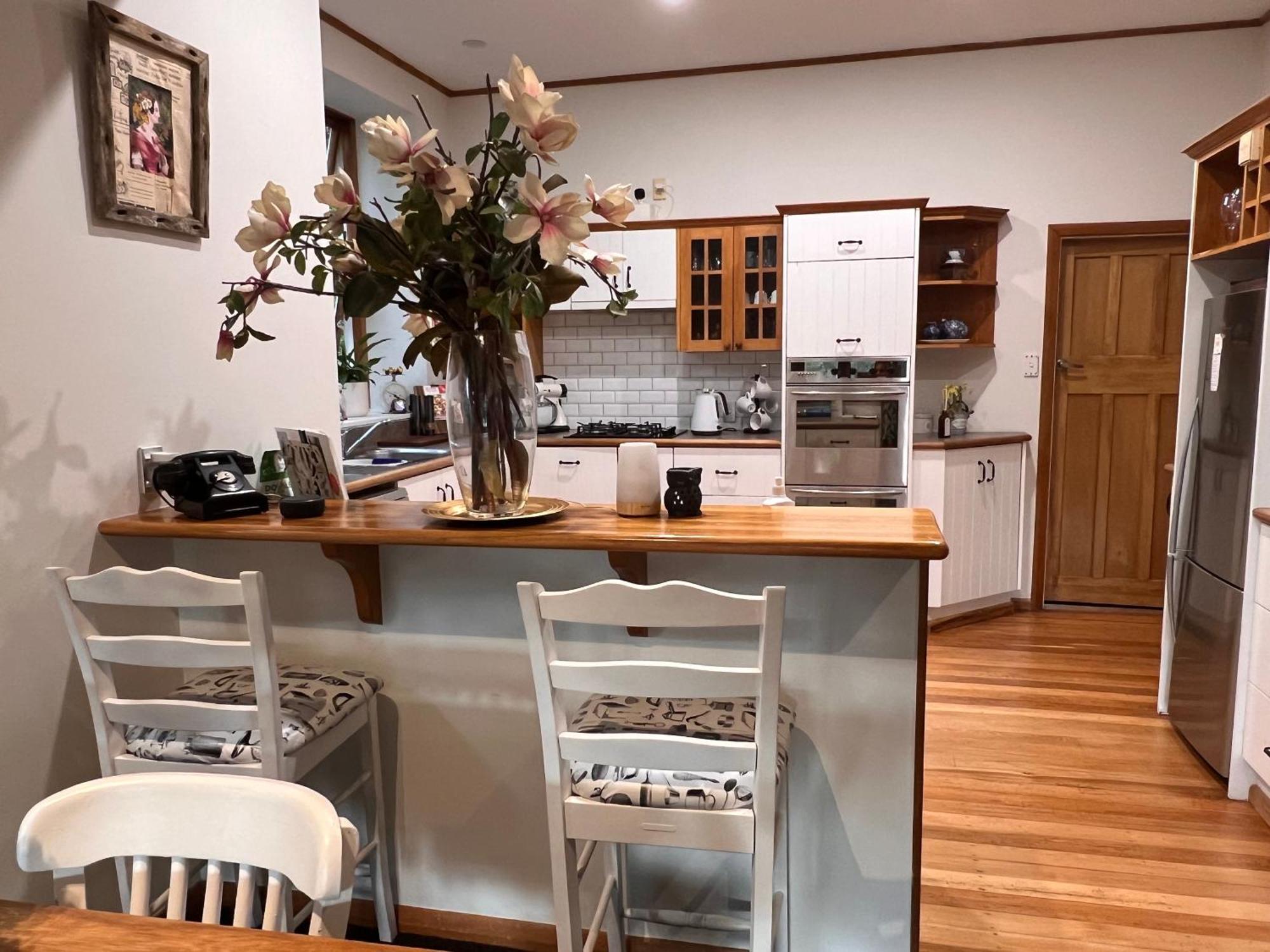 Gorgeous Villa, 7 Minutes From Airport Christchurch Exteriör bild
